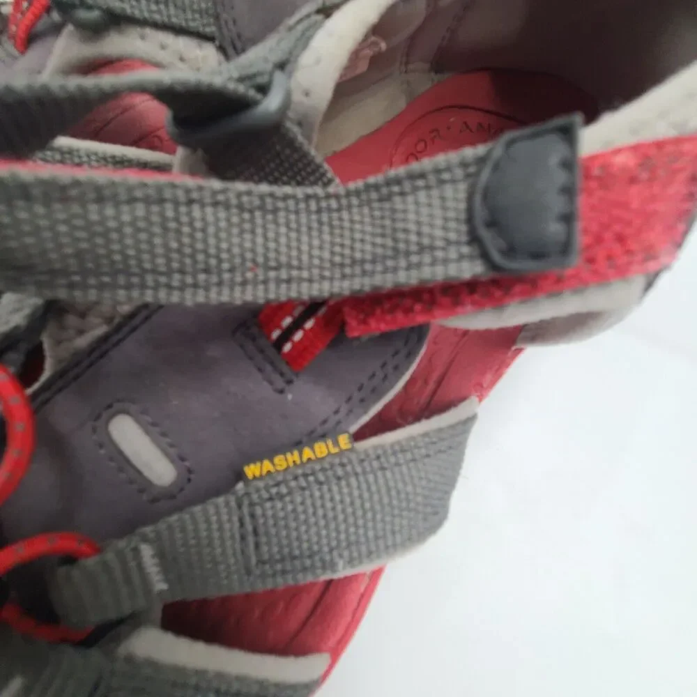 Women's Keen US Size 6 Newport H2 Sandals Gray Red Hiking Water Slip On